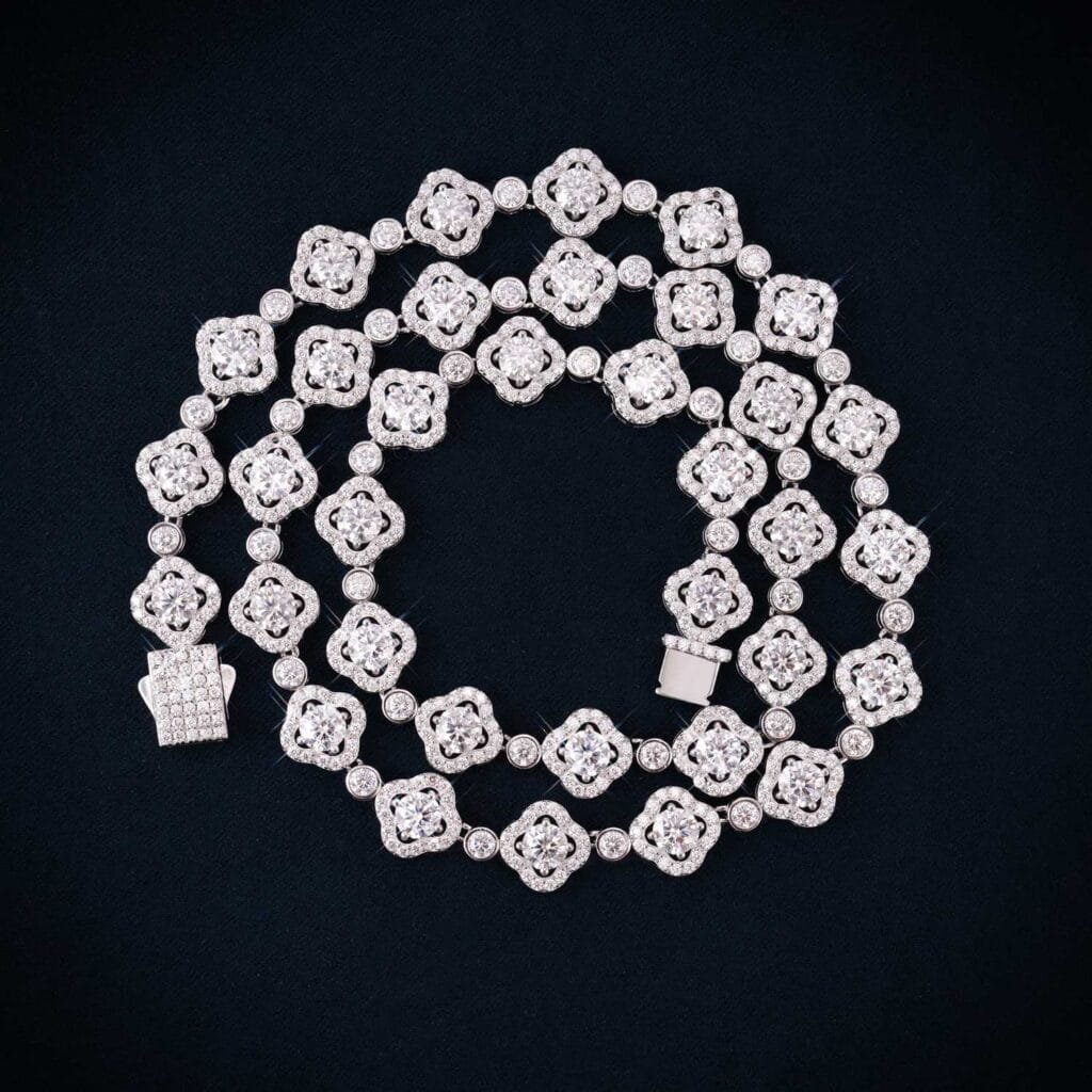 Juicx 10MM Moissanite Four-Leaf Halo Link Chain 14K Gold