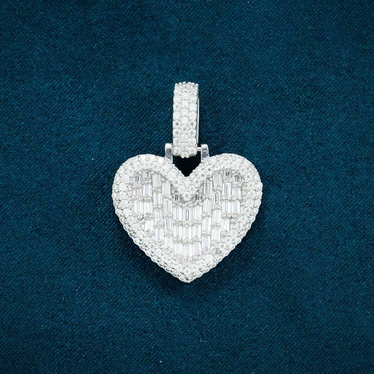 Juicx Moissanite Heart Pendant 14K Gold